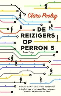 reizigers op perron 5